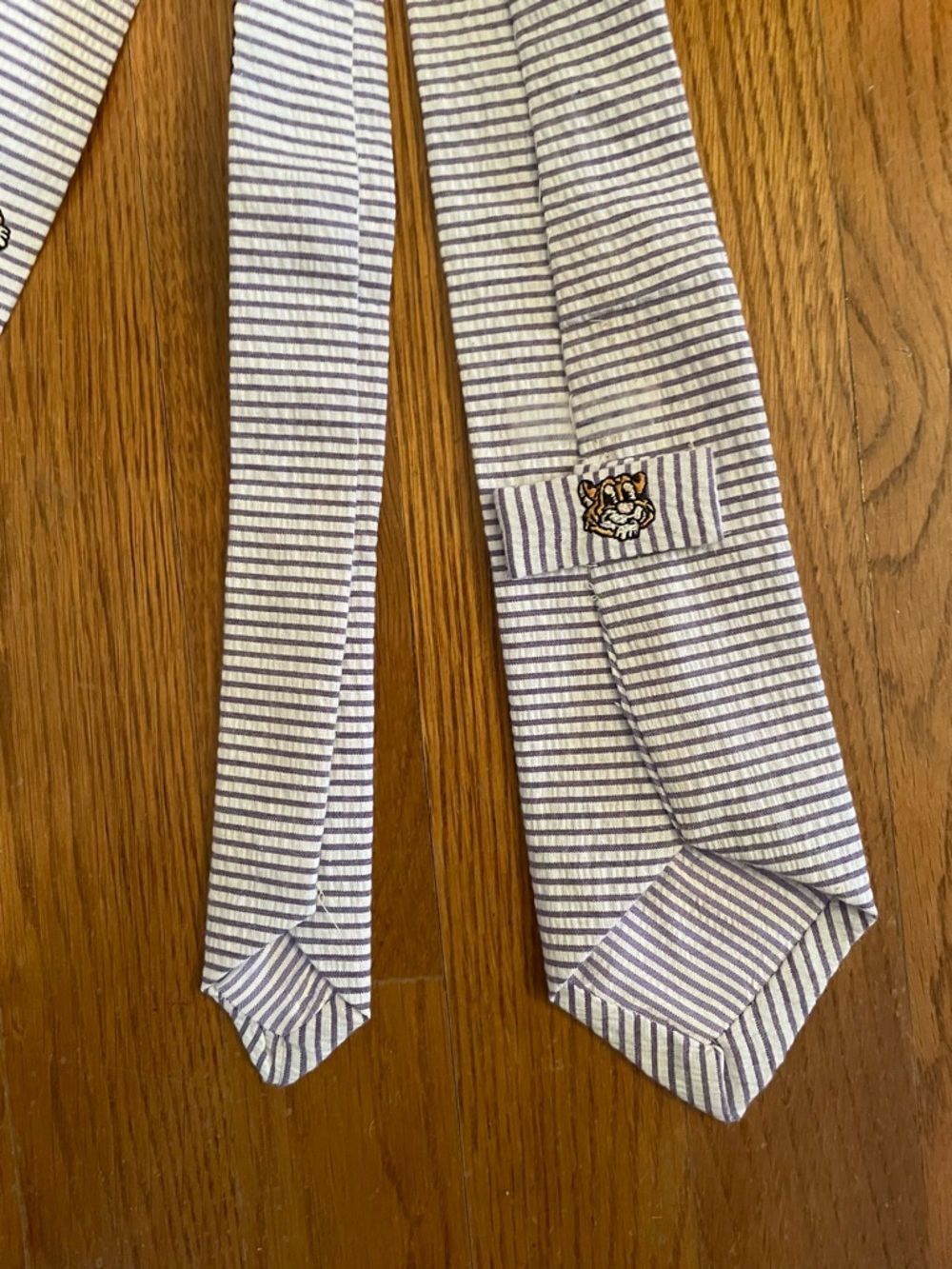 Men's Striped Seersucker Tie Tiger Design Handmade - Picture 5 of 6